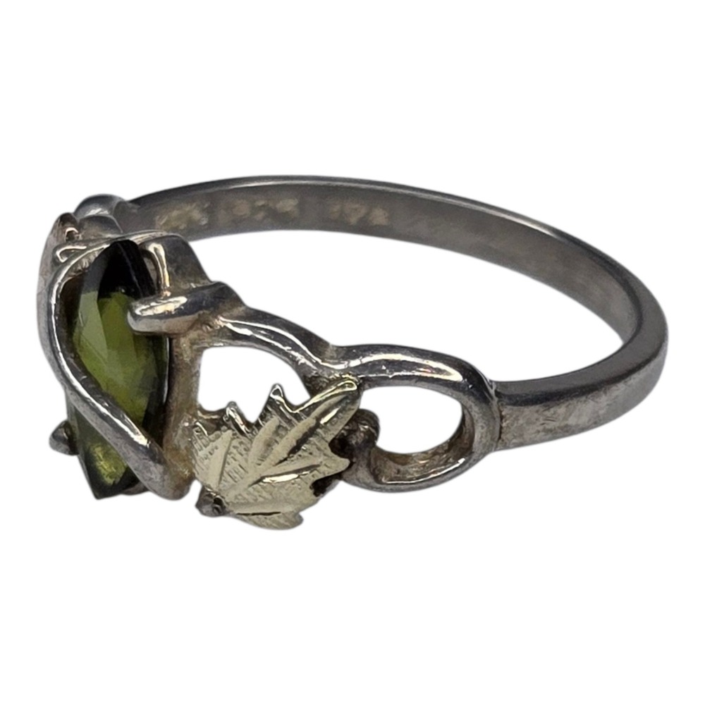 Vintage Peridot Ring Sterling Silver Size 5 Green Black Hills Leaf Style - Picture 8 of 11